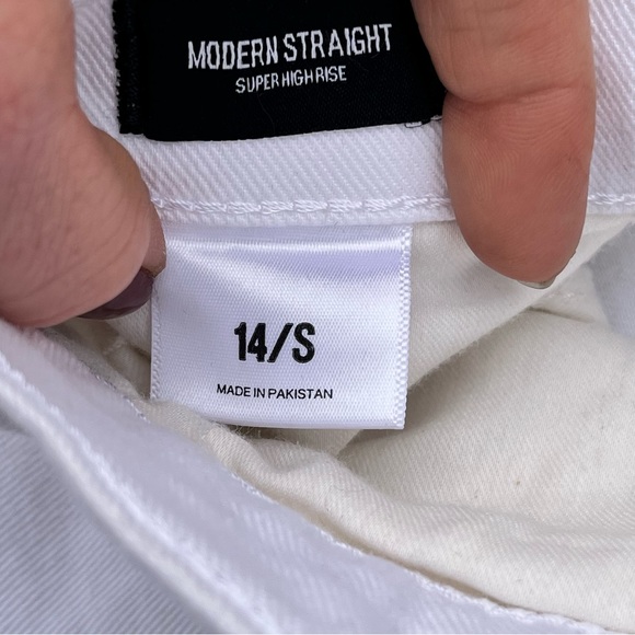 Express white distressed pant Sz 14s - Picture 4 of 8